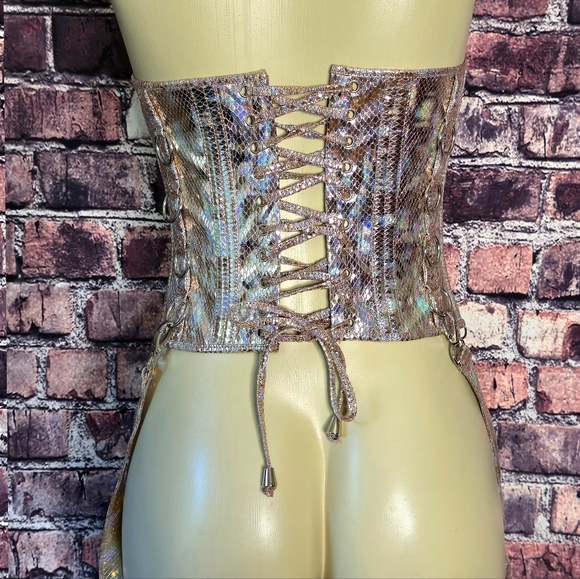 Envision Me In Gold Holographic Corset - Picture 6 of 11